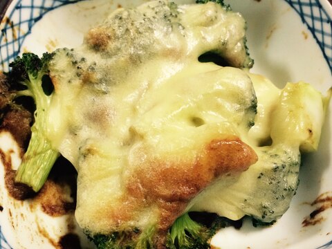 残り物リメイク☆ブロッコリーのカレーチーズ焼き